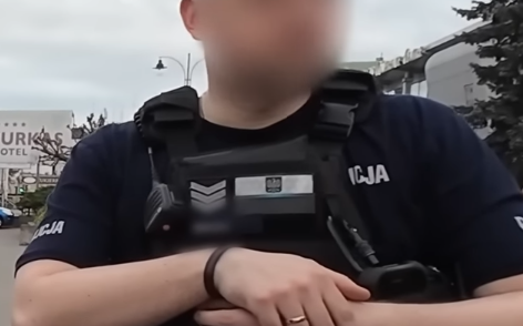 shieldlxrd's tweet photo. Ciekawe, jaki kraj reprezentuje ten policjant?

#imigracja #niemcy #granice #rog #policja #police #polska #koniftura #tusk #hołownia #GiertychDebil https://t.co/9nhBWk0DVe