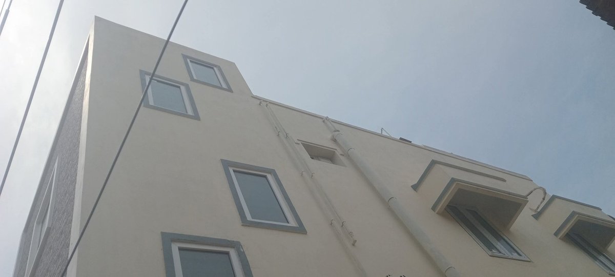 IndianRaw007's tweet image. #Homechallenge

MyHouse outside      my house inside