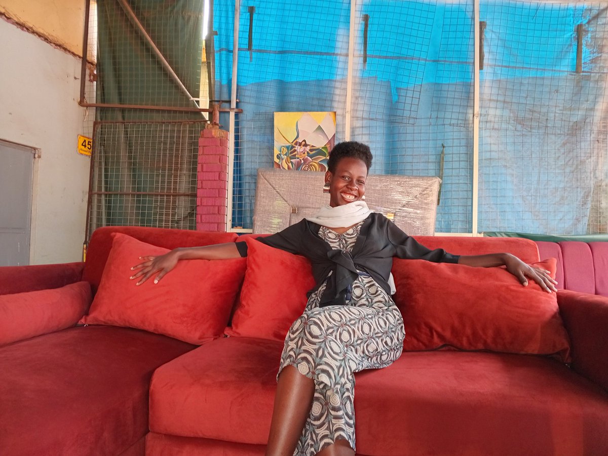 Brighten up your room with this beautiful burnt orange fabric L.shaped sofa set which is available in our ntinda showroom at only ugx 1m. Quality materials used and durable ☎️0748234464 to get it🤗