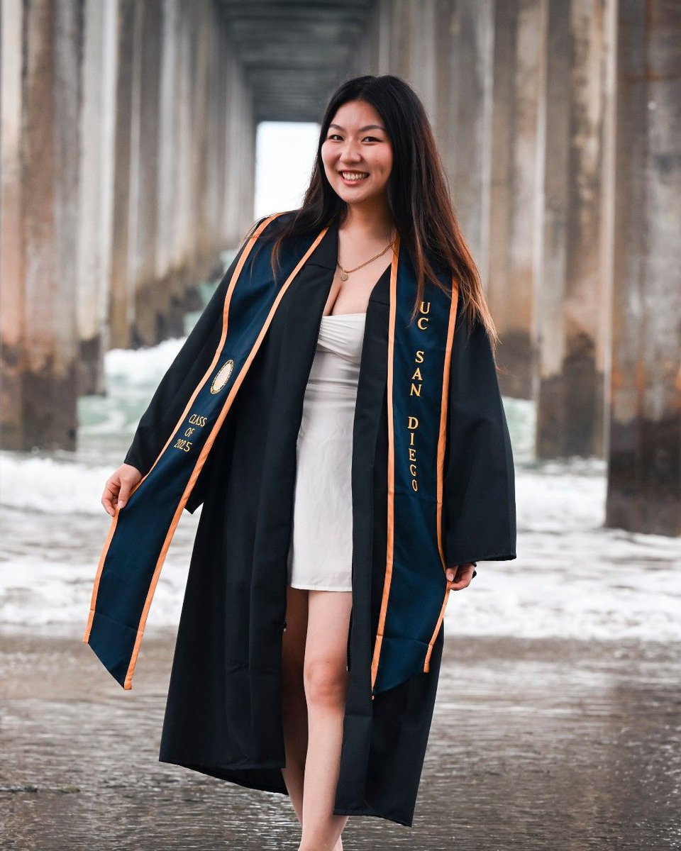 UCSDalumni's tweet image. "To anyone feeling lost: You’re not alone. You can fall apart and still rebuild. You don’t need to have it all figured out. Just keep showing up—for yourself and for others. My most meaningful moments at UCSD came from letting people in and being authentic.” -Jennifer Shin '25 🔱