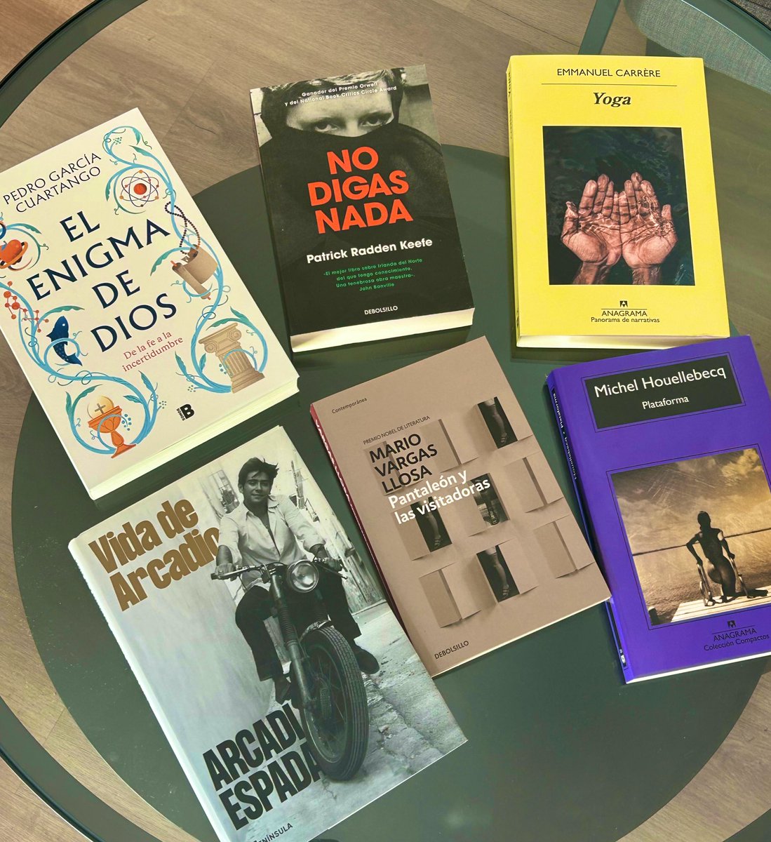 De momento, a la espera de nuevos fichajes, por aquí va mi *selección para verano. 

Se aceptan (y se agradecen) recomendaciones, sugerencias, críticas, cambios…

*Falta ‘El último encuentro’ de Sándor Márai.