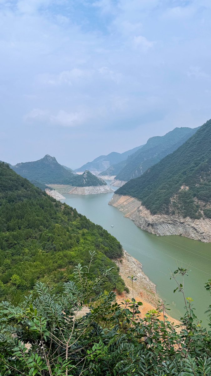 雨季秦岭108国道封路，帽子叔叔对远道而来的开恩放行，一路忘了景色，只求泥石流莫来。

傥骆道的痕迹犹在。