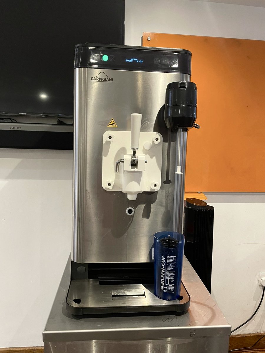 We had a fabulous time last week visiting Monin at their studio in London!

It was great to see our friends Jess and Bert, we had a blast experimenting with some exciting shake flavours! 😍🍓🥤

#Monin #Milkshake #Carpigiani #SoftServe #Shakes #Syrup #SoftServe