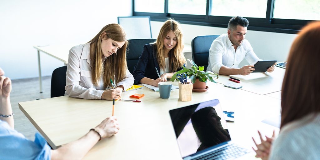 After 12 weeks in the same job, agency workers receive 'equal treatment entitlements' #HR honeybarrett.co.uk/factsheets/emp…