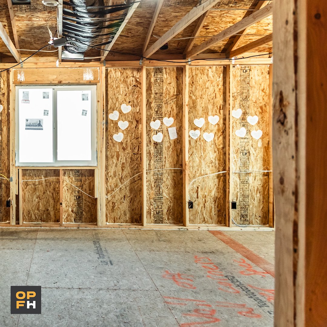 OpFINALLYHOME's tweet photo. Beneath the paint and drywall, each of our heroes' homes is covered in #NotesOfLove from their communities. Thank you for helping us welcome them home. 💛 https://t.co/X0R6LY3FD8