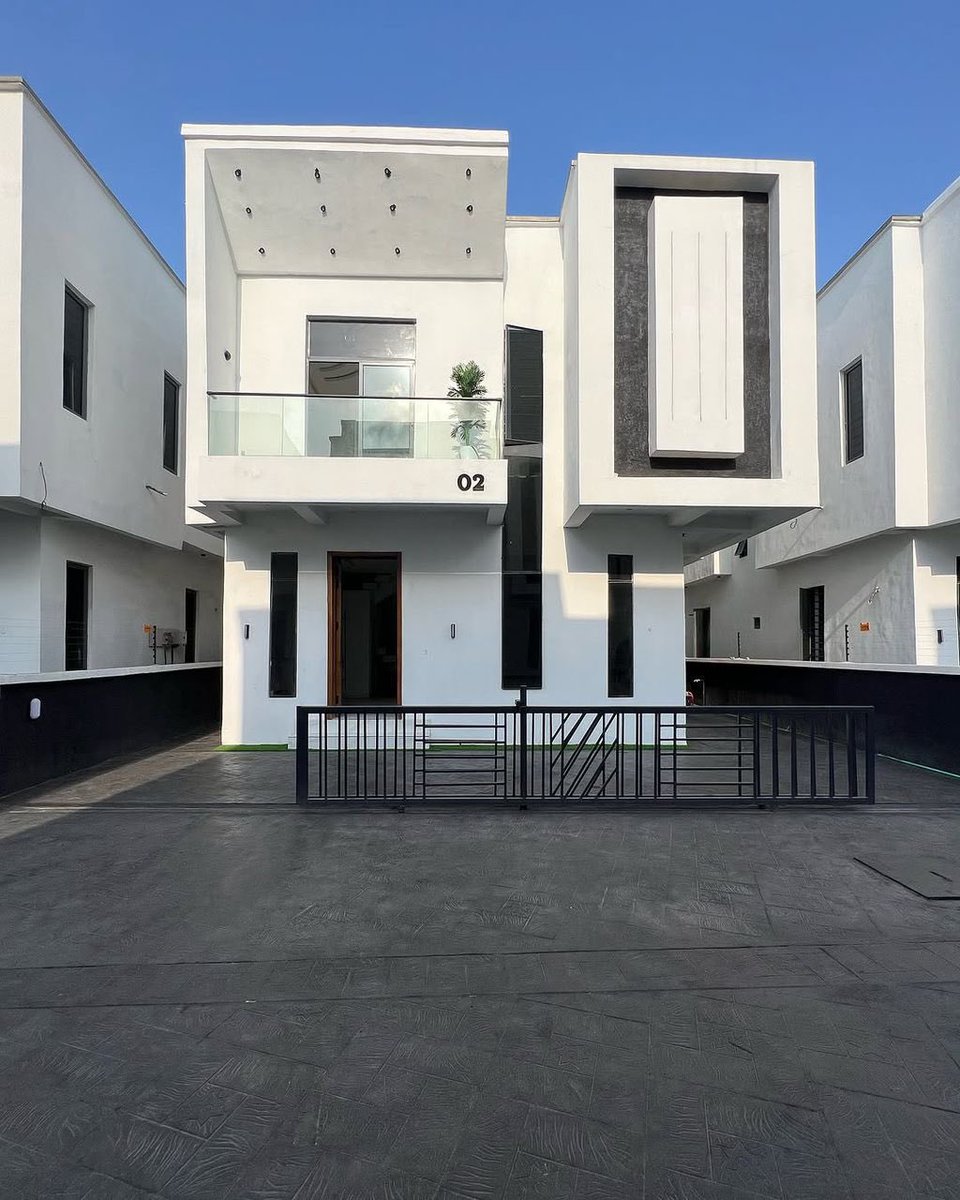 💥Brand New 4 and 5 Bedroom Fully Detached Duplexes for sale at Lekki 

📍Idado, Lekki Lagos 

Price : 
4 Bedroom Duplex - 230m
5 Bedroom Duplex - 280m

For inspection booking 👇🏾👇🏾