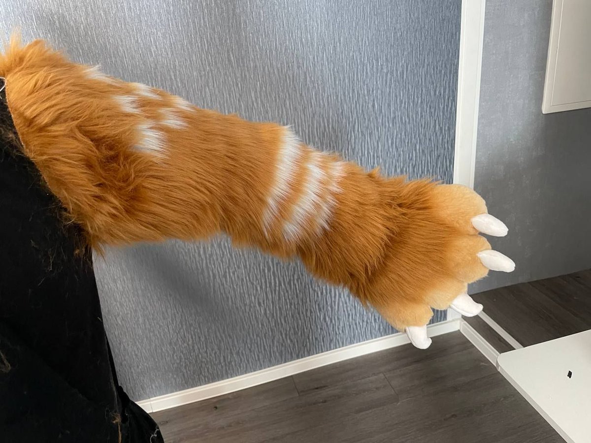 First arm for Becky done :D

#fursuit #furryart #furry #fursuitmaker