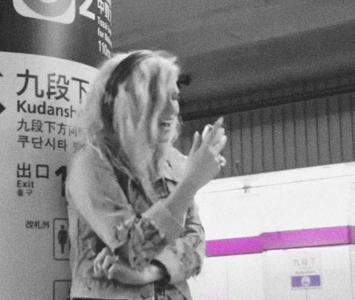 IDKsuxx's tweet image. random stuff kesha went viral for, a thread: