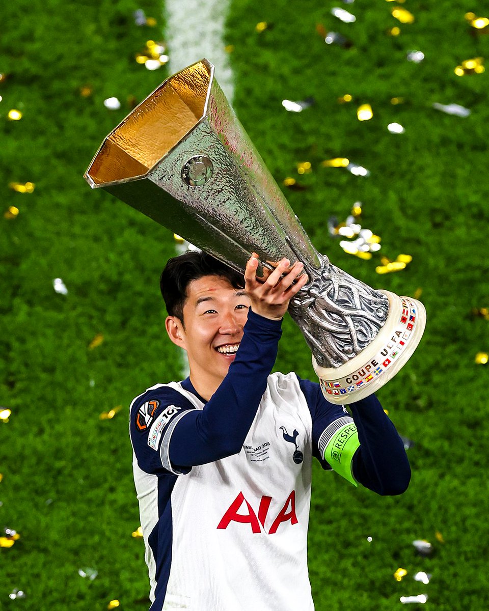 brfootball's tweet photo. Heung-min Son got what he's always wanted on his birthday this year: he delivered Tottenham Hotspur a trophy 🥰 https://t.co/TtkHYI43N3