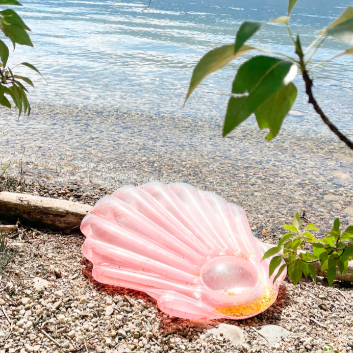 Weddingstar's tweet photo. Turn your summer into a splash-worthy statement with our Giant Iridescent Seashell Float. Bold, beautiful, and built for lounging in style, this eye-catching inflatable is the ultimate companion for pool days or beach hangs. 🌊☀️

Available now – https://t.co/fZ6kYZUHdV https://t.co/C8jZ6WbmXu