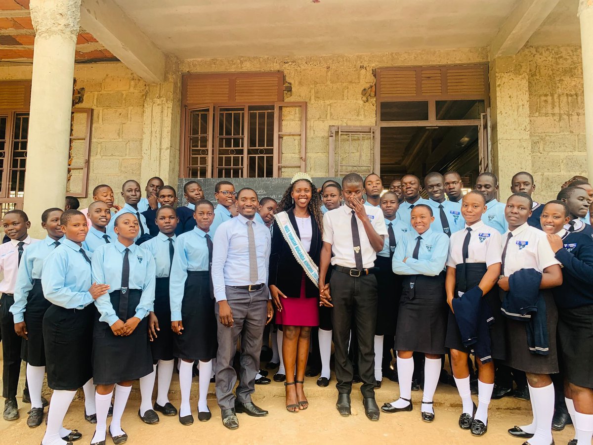 misstourismUga's tweet photo. The Reigning Miss Tourism Buganda  Queen @coffeesammie visited katikamu SDA Yesterday in kakooge ,Nakasongola, Buluuli.

@MTWAUganda @TourBugandaUG @BucadefUg @BugandaTourism @misstourbuganda @VisitBuganda @MariaMutagamba @kabakafound @BugandaKingdom_ @lugya_ivan @NajibSsekikubo https://t.co/870eRFj1Bj