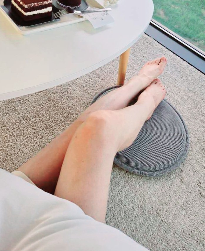 반🤍곰 커플과 커피 ☕️ 한잔 하면서, 유쾌한 시간 보낼 수 있는 인연 기대합니다

저에겐 한없이 귀엽고 섹시한 반짝이지만, 
젊은 분들이 보시면, 나이의 흔적(49)은 
감출 수 없습니다. 

조명으로 보정된 피부톤을 보시고,
30대 외모를 기대하시면 안됩니다.ㅎㅎ

#couple