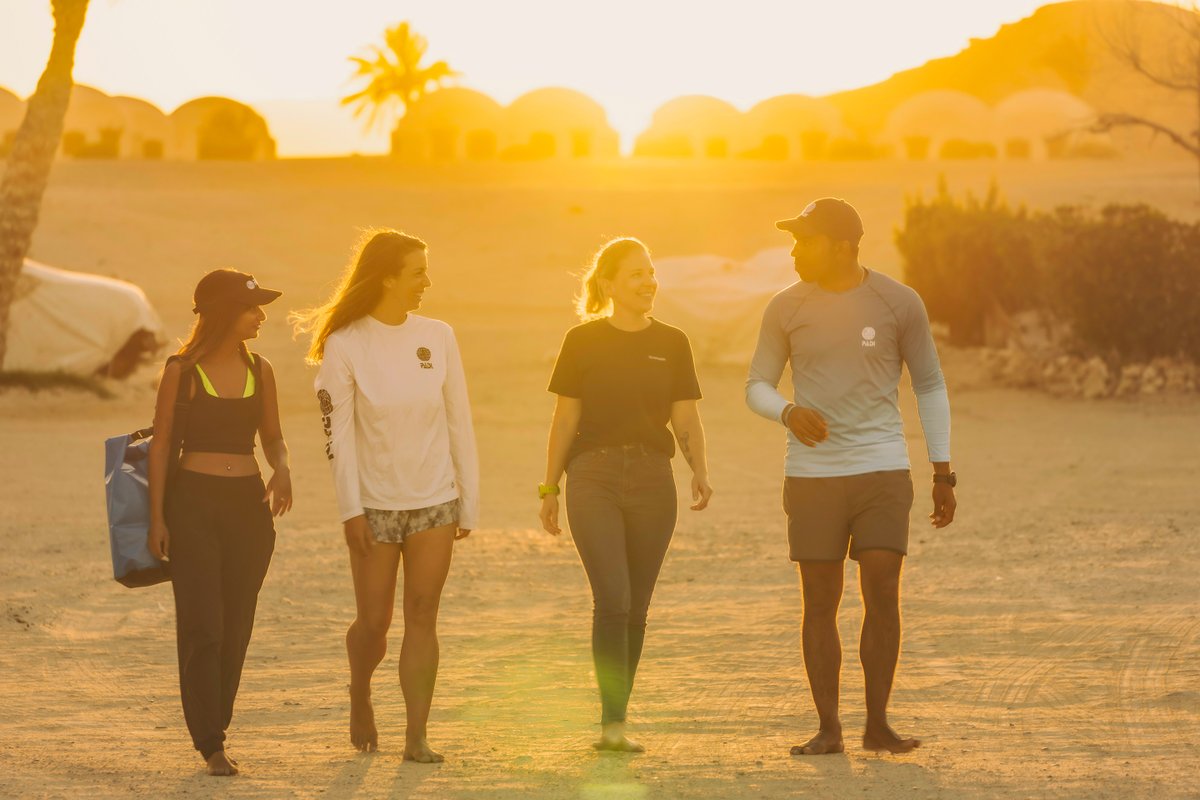 Making friends as an adult can be tough, but shared experiences can create bonds that last a lifetime! 🤝 One of the best ways to forge true friendships is through adventures, and scuba diving tops that list! 🤿