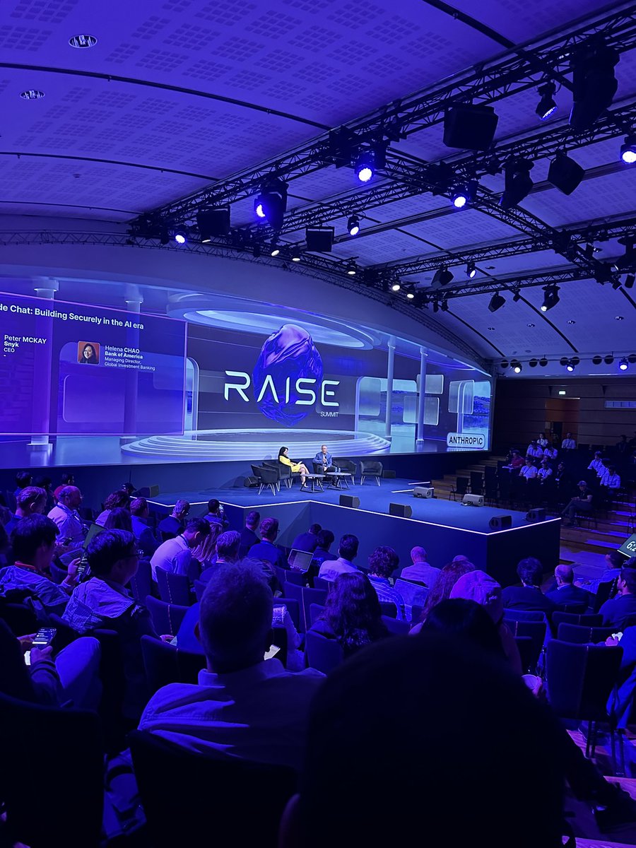 MilcentPedro's tweet image. Awesome few days in Paris, @ycombinator event at Sorbonne had great tips for early-stage founders, and the @RaiseSummit was all about the future of AI (Physical AI too!). More tomorrow 🦾 🤖