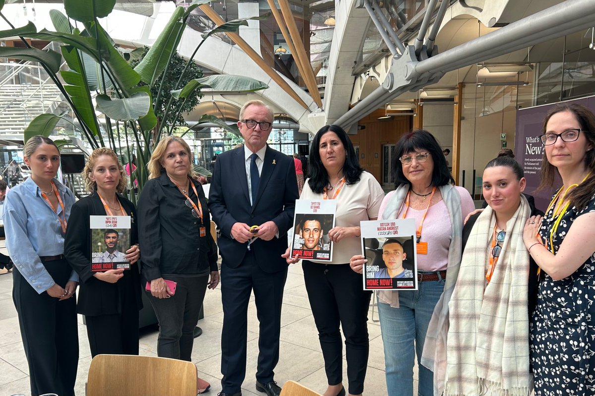 LordIanAustin's tweet image. Honoured and moving to meet mums and relatives of hostages kidnapped and held in appalling conditions by Hamas for 640 days now.
We must all demand - as loudly as we can - #BringThemHomeNow
