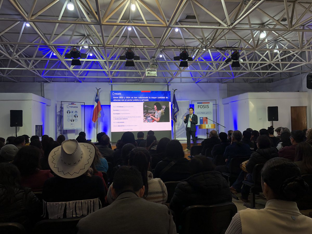 [Alianzas público-privadas] Más de 130 alianzas permitieron acompañar la formalización de emprendimientos, apoyar la digitalización de negocios, impulsar una red de voluntariado y recibir donaciones de primera calidad a los EcoMercados. 

EN VIVO 👉🏼 youtube.com/live/u8nmSGMFD…