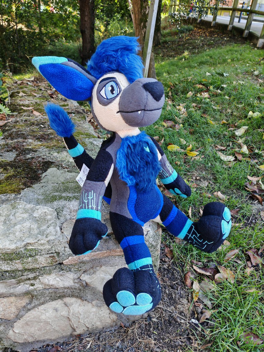 Heartglow_Roo's tweet image. I GOT IT!! 🔥🔥
Custom handmade Heartglow plushie by the incredibly talented @WachuCrafts!!! 🩵🦘
It's so damn PERFECT!! 🩵🩵🩵🔥
He got all the details right!
Please go check his work!
