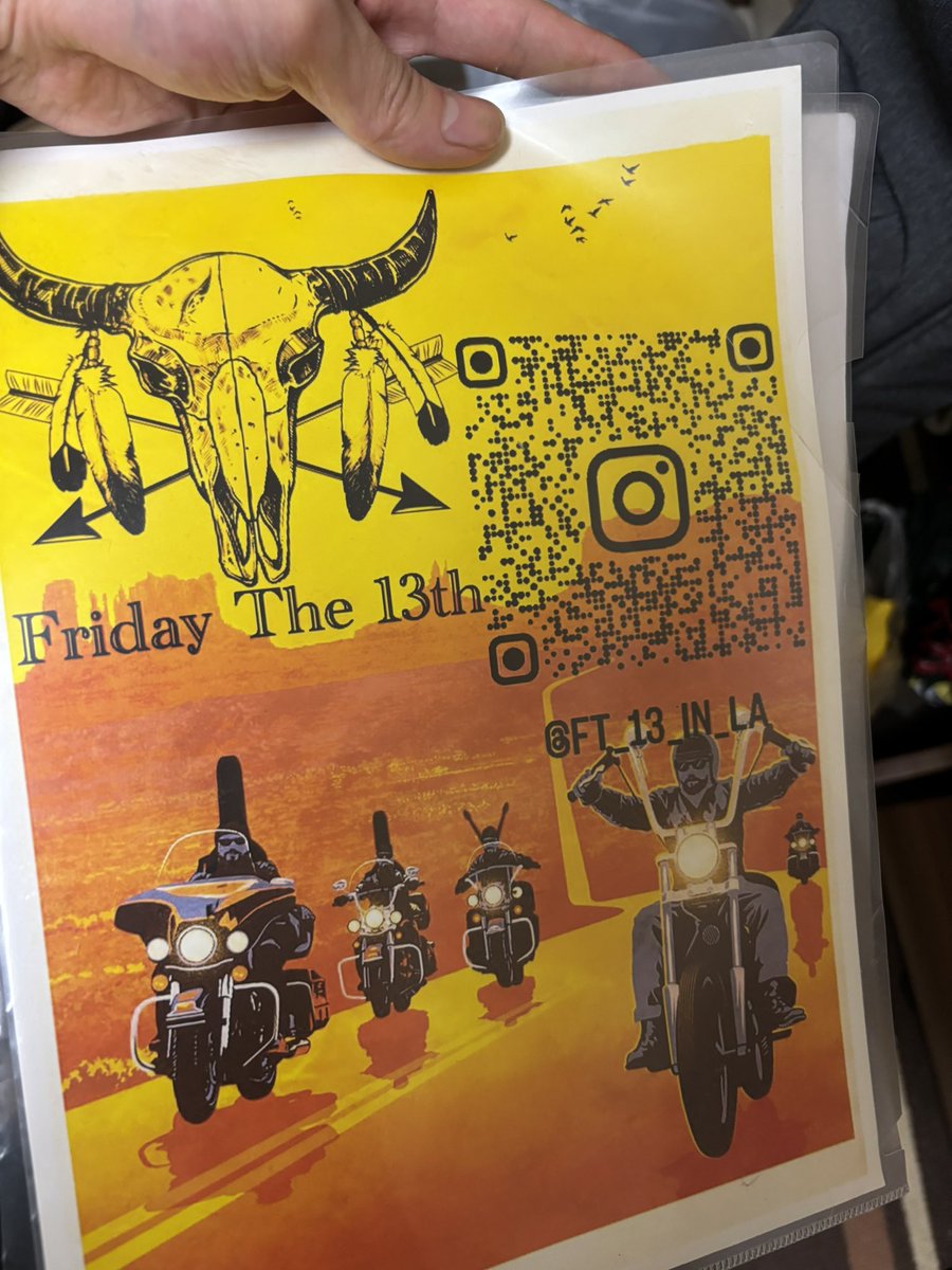 ステッカーと広告用紙紛失致しましたのでしばらく物販お休みしております！