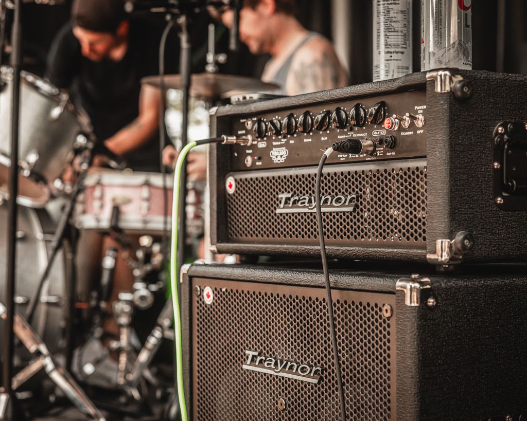 @illscarlettband rocked  @allyourfriendsfest with tremendous Traynors on stage with them!

The YBA 200/TC150 and the YCV50B were the right tools for the job!

#bassplayer #bassamp #tubeamp #guitarist #guitaramp
