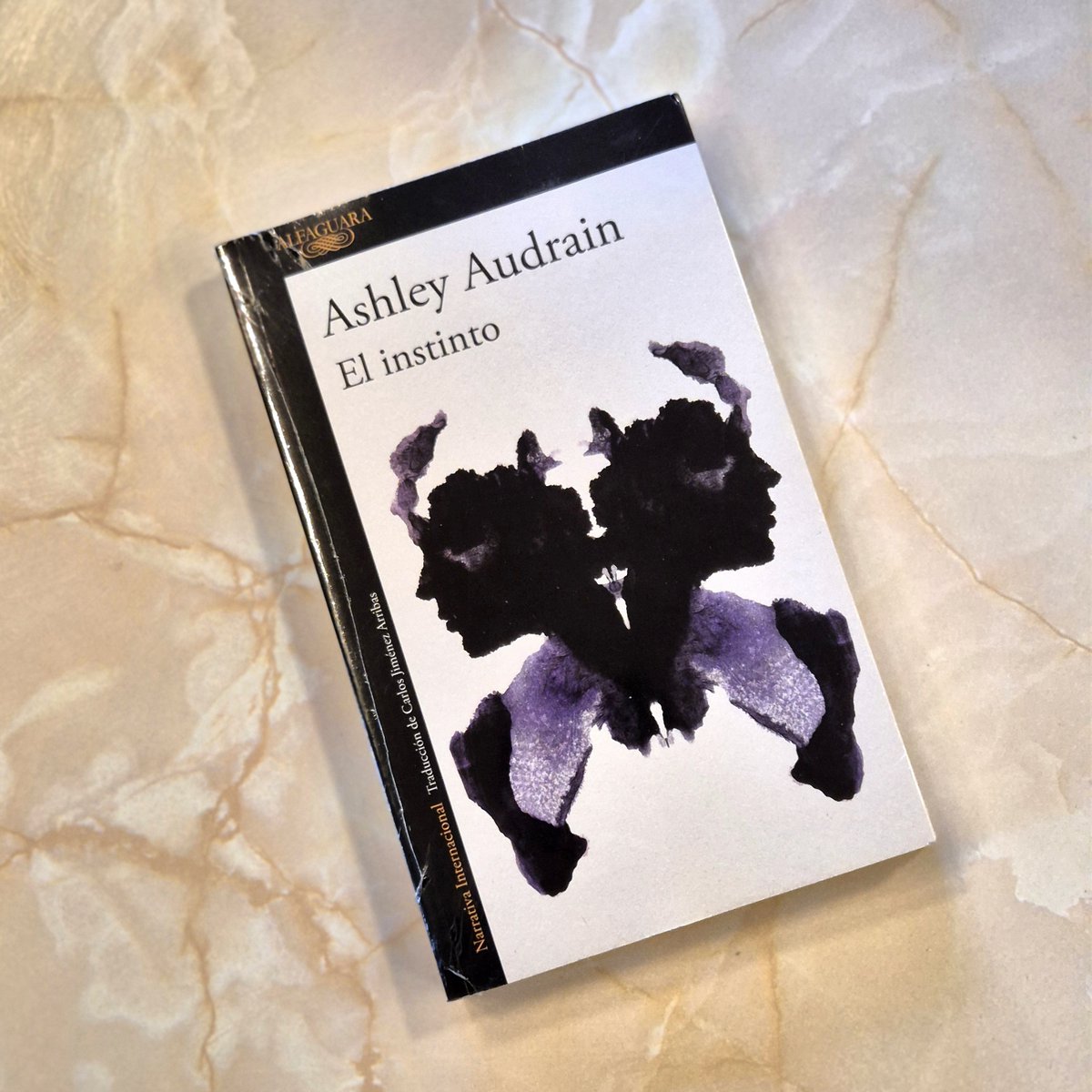 SandorMaraiLib's tweet image. El miedo más profundo vive en casa. El instinto es una historia valiente sobre maternidad, amor y horror. ¿Qué es herencia y qué es elección? Una novela de #AshleyAudrain que te deja temblando y preguntándote si alguna vez conocemos de verdad a quienes amamos.