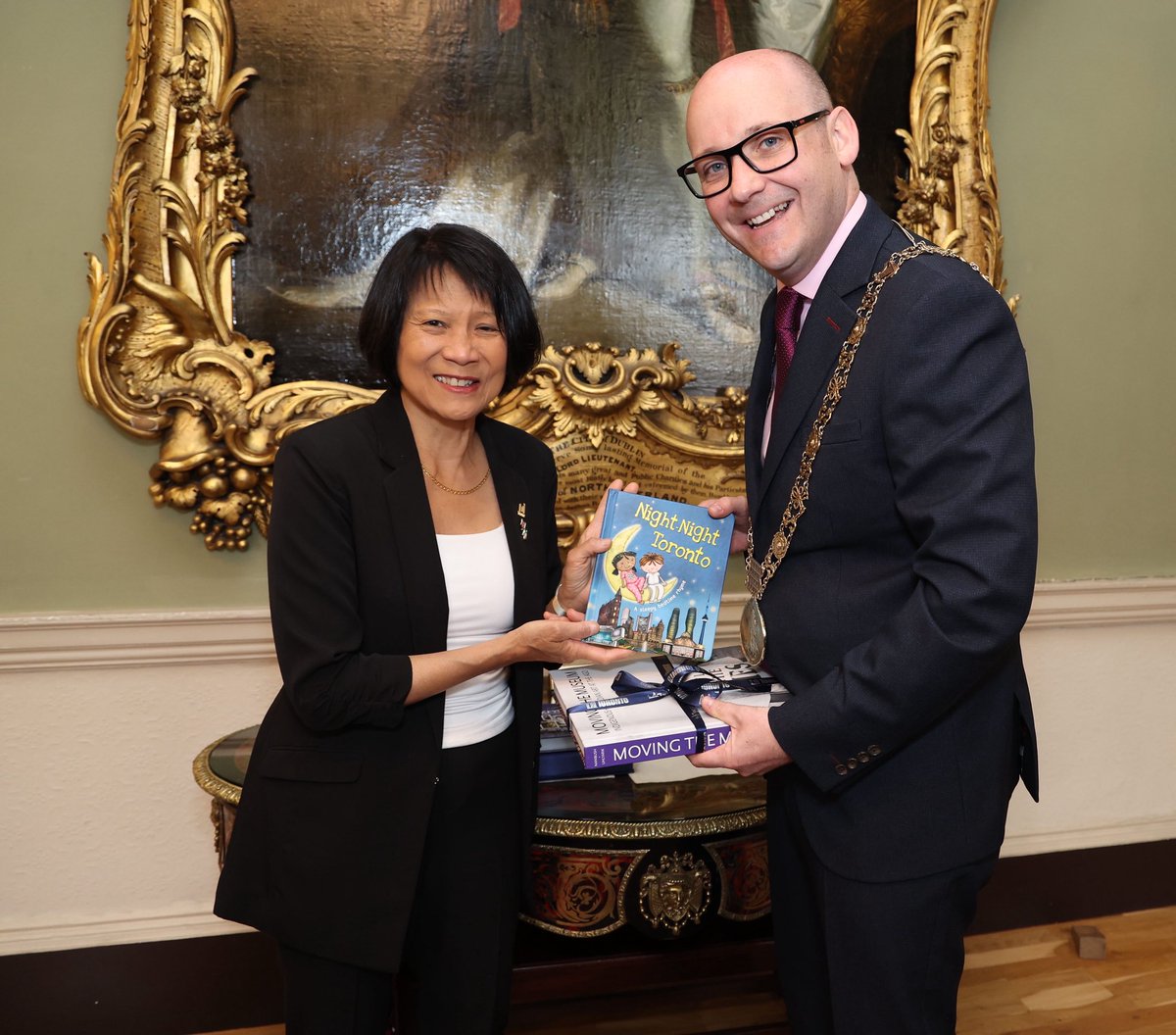 A warm Dublin welcome to Mayor Olivia Chow of Toronto 🤝🇮🇪🇨🇦 from Lord Mayor of Dublin Councillor Ray McAdam who hosted an official bilateral meeting at the Mansion House as part of her cultural and trade visit to Ireland.