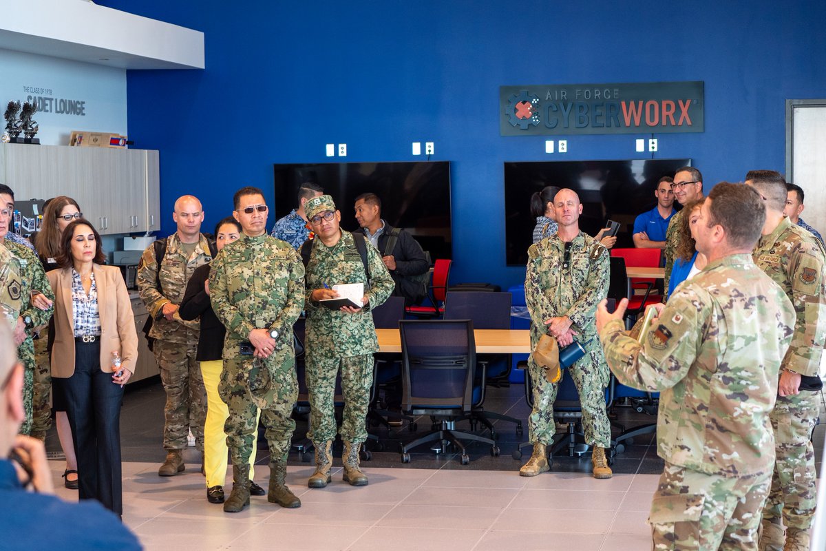 Air Force CyberWorx (@afcyberworx) on Twitter photo ๐ฒ๐ฝ๐ค๐บ๐ธ #AFCyberWorx recently welcomed a delegation of Mexican Defense Officials to the newly opened #MCIC for a tour and program overview. The visit wrapped with a display from <a href="/USAFWingsofBlue/">Wings of Blue</a> and a Falcon meet-and-greet! ๐ช๐ฆ
<a href="/af_academy/">U.S. Air Force Academy</a> | #WingsOfBlue #USAFAFalconry ๐ฒ๐ฝ๐ค๐บ๐ธ #AFCyberWorx recently welcomed a delegation of Mexican Defense Officials to the newly opened #MCIC for a tour and program overview. The visit wrapped with a display from <a href="/USAFWingsofBlue/">Wings of Blue</a> and a Falcon meet-and-greet! ๐ช๐ฆ
<a href="/af_academy/">U.S. Air Force Academy</a> | #WingsOfBlue #USAFAFalconry