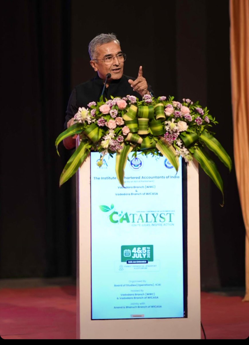 Skill (કૌશલ્ય) ફક્ત કેરિયરનું નિર્માણ કરતું નથી - તે આત્મવિશ્વાસનું નિર્માણ કરે છે. આજના ઝડપથી બદલાતા વિશ્વમાં, નવી કુશળતા શીખવી એ આગળ રહેવાની ચાવી છે. તકોની રાહ ન જુઓ, દરરોજ તમારી ક્ષમતાઓને શાર્પ બનાવો. ધ્યાન કેન્દ્રિત કરીને વિકાસ કરો, હેતુપૂર્ણ રીતે શીખો 

Do your best 
Sanjay