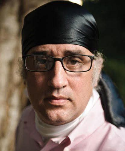 « D’une certaine manière, je regrette qu’on soit en train de parler de l’hôtel Oloffson au lieu de ce qui se passe dans le pays », a confié Richard Auguste Morse, ému aux larmes, ce mardi 8 juillet 2025, à Panel Magik.

Richard Morse a dressé le portrait d’un pays meurtri et