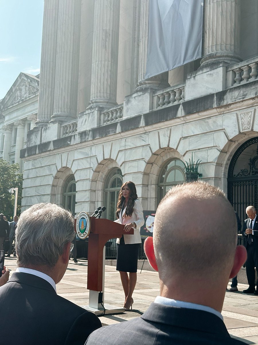 StaceySchieffe2's tweet image. We had the honor of joining @SecRollins, @AGPamBondi, @Sec_Noem, @SecDef, @RealPNavarro, @SarahHuckabee & other America First leaders at @USDA for the launch of the National Farm Security Action Plan because farm security is national security.
At AFWI, the H in T.R.U.T.H. stands…