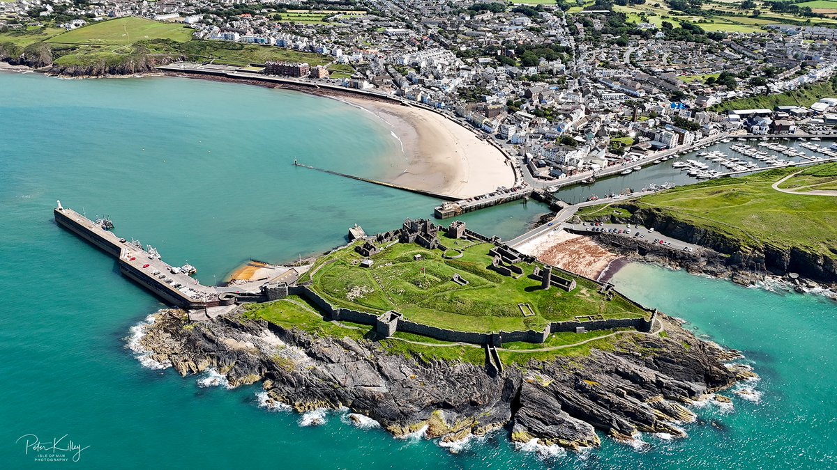 A run out with the Drone this afternoon with a look over Peel Castle towards the city of Peel and beyond and a Panoramic view looking down the coastline towards the south from behind Peel Castle, Isle of Man 🇮🇲 #isleofman #manx #peel #peelcastle