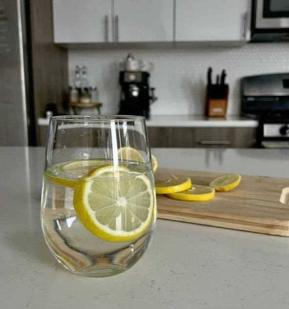 Fasting for 72 hours is the best medicine on Earth.

It triggers your body to "eat up" tumors, inflammation, and toxins.

It's literally a doctor within.

Here's how to fast correctly (according to science):