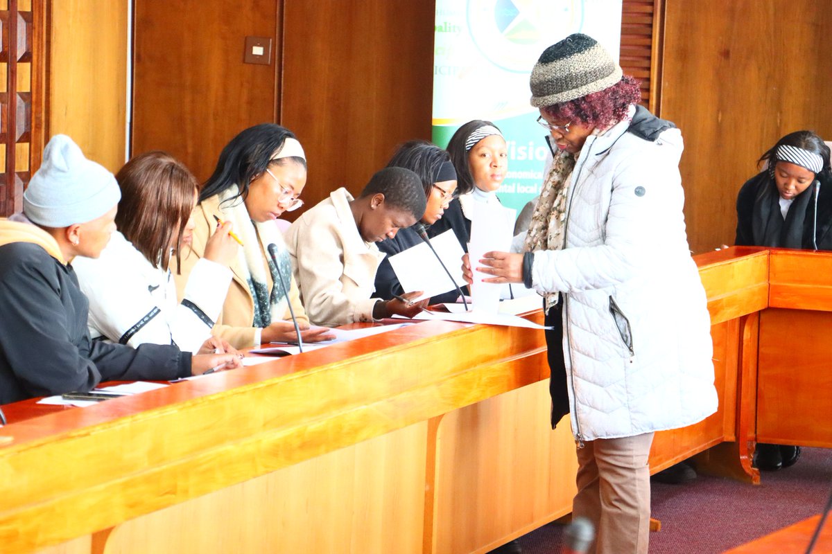 #TeamTMDM 📝TMDM under the leadership of Executive Mayor, Cllr. Conny Msibi partnered with DFFE in an initiative of creating employment for Youth Environmental Management Graduates. Today, all the qualifying candidates signed contracts and resumed the allocated duties.