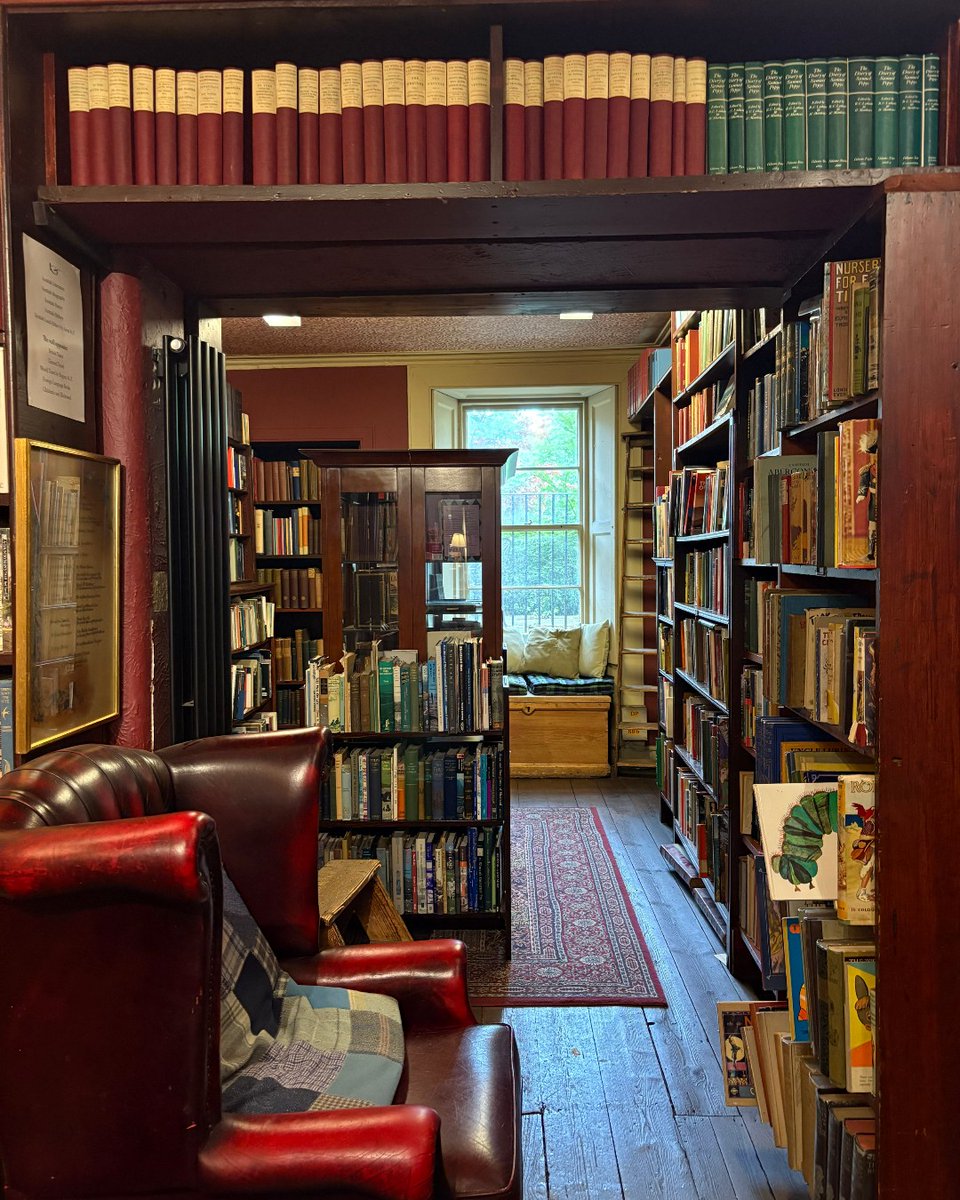edinburgh's tweet image. Quietly tucked away below Haddington Place, you will find McNaughtan&apos;s Bookshop and Typewronger Books. While Typewronger Books is Edinburgh&apos;s smallest indie bookshop, McNaughtan&apos;s is the oldest second-hand and antiquarian bookshop in all of Scotland. 📚

Whether you&apos;re in the…