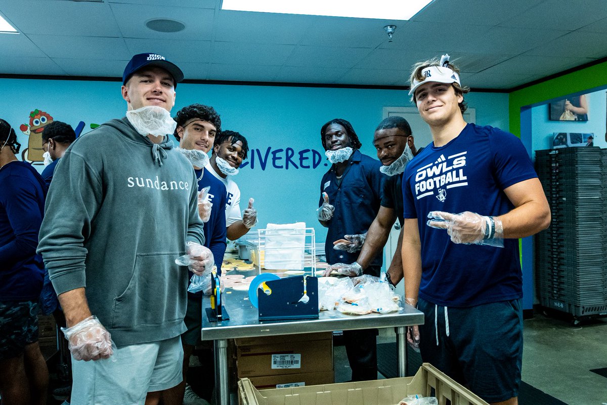 We had a great time serving and spending some time with the incredible people at Kid’s Meals Donation Center today‼️

#WE