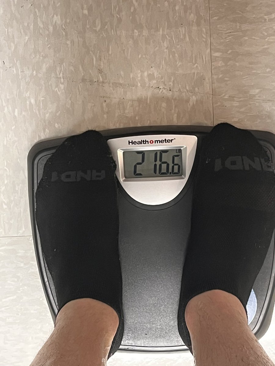 CoachJayRose's tweet image. Said 240 in May 😤 

&amp;amp; yes I rock And1 socks 😎
