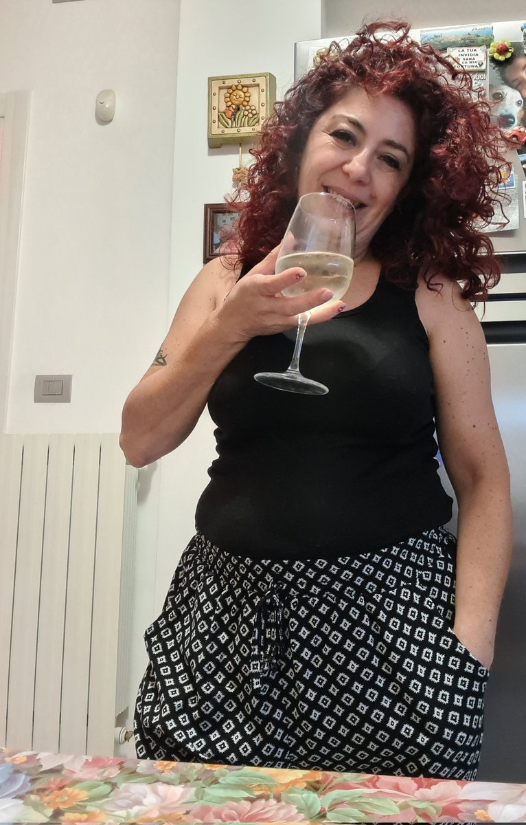 Trova chi...
in mezzo a tutto sto casino...
 ti fa ritrovare...
 il tuo momento di serenità...
regalandoti il sorriso...
(CIT.)
#cosebelleinaspettate