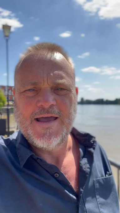 Al Murray - DKMS.ORG.UK 🇺🇦 (@almurray) on Twitter photo This Saturday
The London #IC will march from Canning Town to Barnes.
Raising money for <a href="/FinleysTouch/">Finleys Touch 💚</a>
Join us, RT, or chuck us some coin.
Thank you.
justgiving.com/page/sunraymar… This Saturday
The London #IC will march from Canning Town to Barnes.
Raising money for <a href="/FinleysTouch/">Finleys Touch 💚</a>
Join us, RT, or chuck us some coin.
Thank you.
justgiving.com/page/sunraymar…