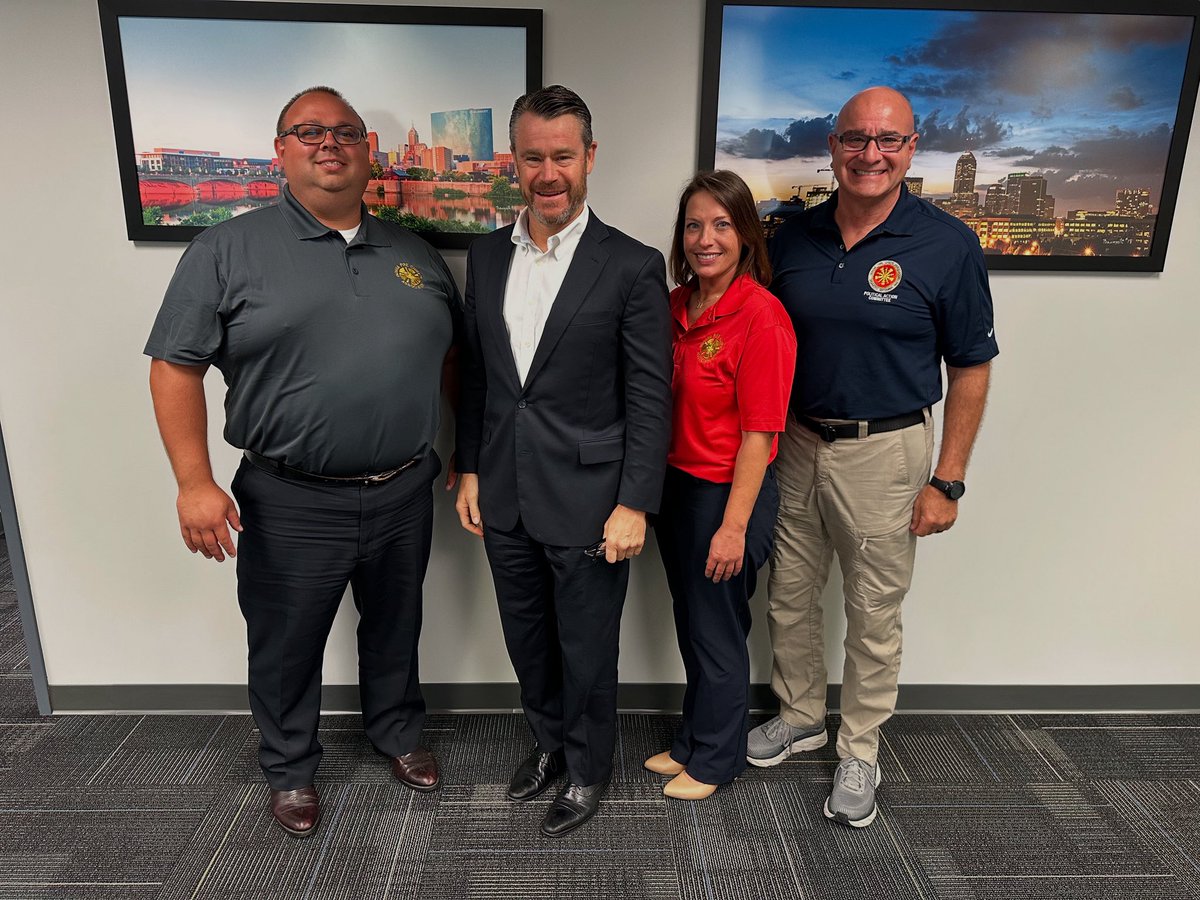 Good to meet with the Indiana Fire Chiefs Association to hear about issues facing Hoosier fire and EMS professionals and their dedicated service in our communities.