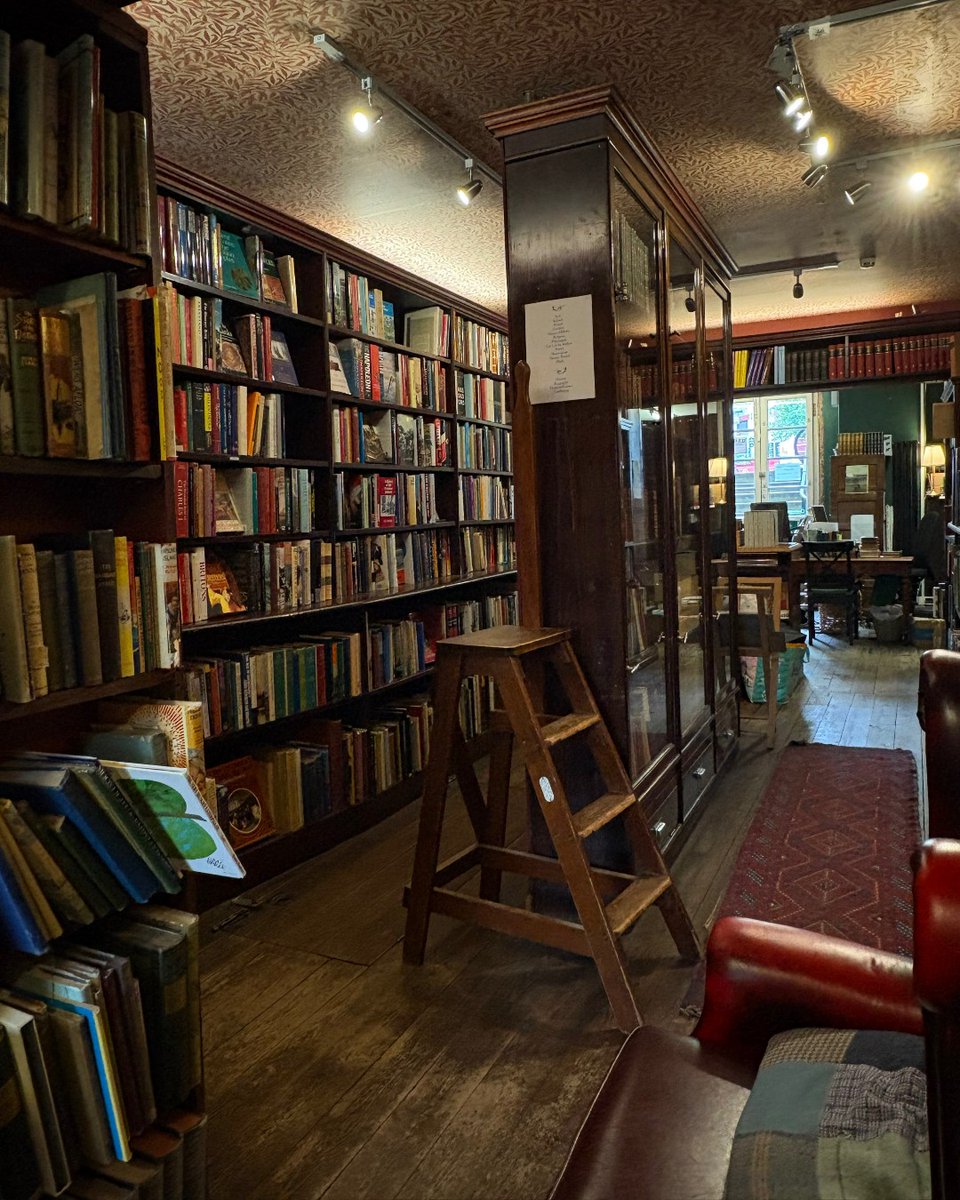 edinburgh's tweet image. Quietly tucked away below Haddington Place, you will find McNaughtan&apos;s Bookshop and Typewronger Books. While Typewronger Books is Edinburgh&apos;s smallest indie bookshop, McNaughtan&apos;s is the oldest second-hand and antiquarian bookshop in all of Scotland. 📚

Whether you&apos;re in the…