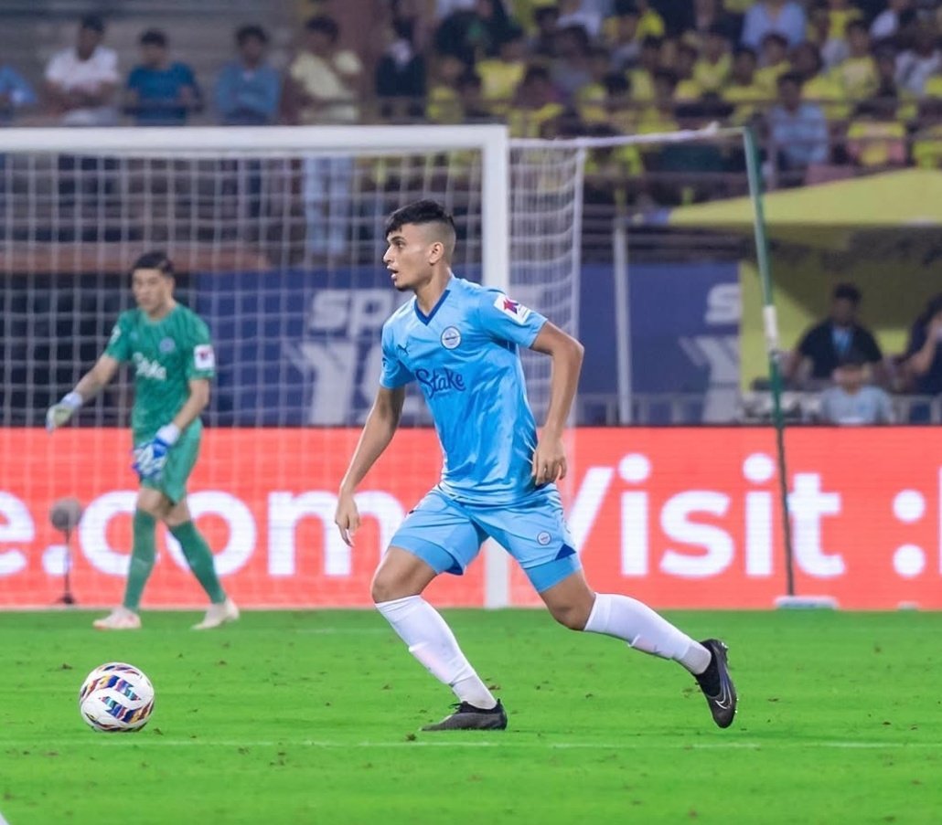 IslandersReport's tweet photo. #OnThisDay: #MumbaiCityFC Signed Franklin Nazareth [ 8 July 2023]

🔵 17 Apps
🕙 659 Min Played
⚔️ 15 Duels Won (ISL)
✅ 61 Successful Passes (ISL)
👞 107 Touches (ISL)
🏆ISL Cup (23/24)

#MumbaiCity #TheIslanders #MumbaiCityFC #mcfclive 
[Mumbai City FC] https://t.co/9ds8luDFh8