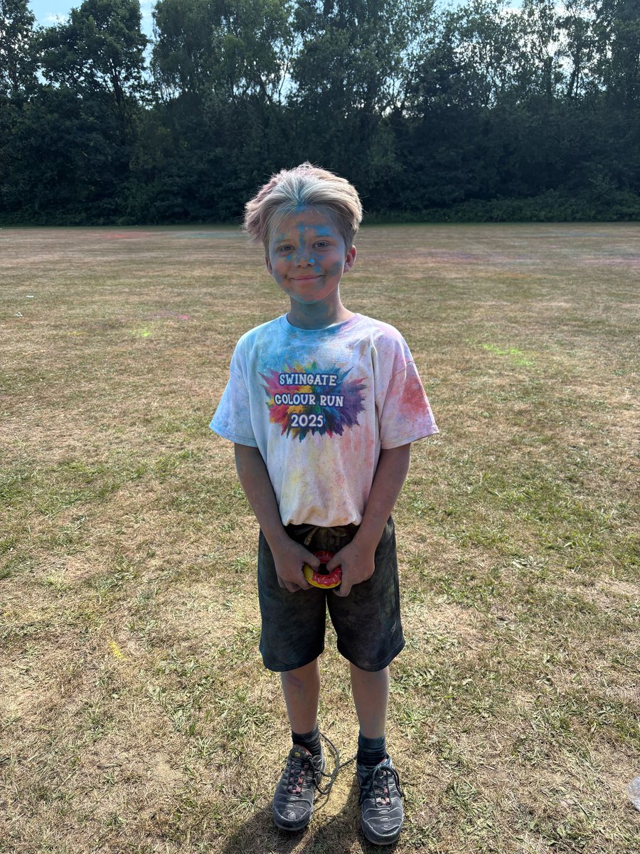 mandypops1984's tweet photo. We really enjoyed swingate first colour Run and being involved with SCC and being able to help today so much fun @SwingatePrimary @SCCswingatePTA https://t.co/EpJwTNuTTj