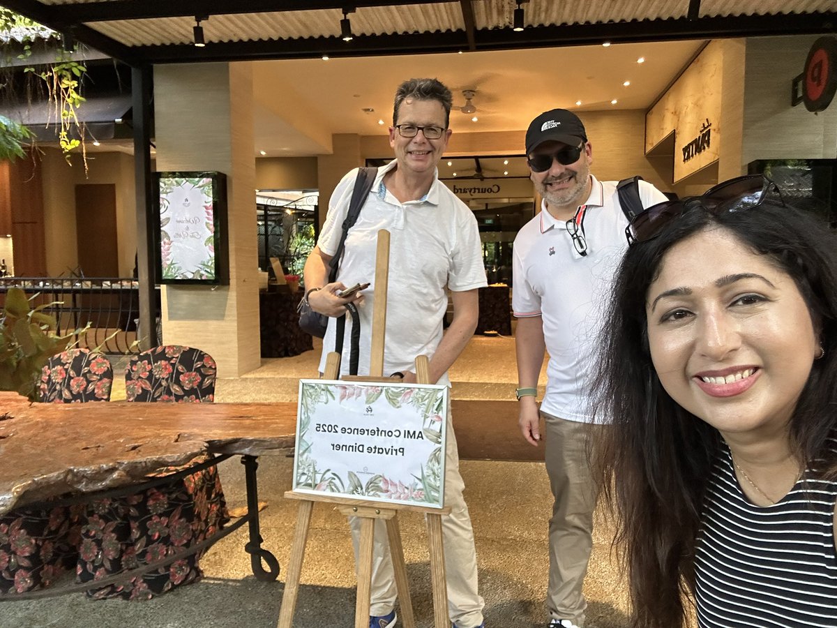 muller_group's tweet image. What a cool place - #dinner in the #botanic #garden of #Singapore after having seen the #orchid garden with an unbelievable amount of open air growing orchids - a true highlight of the ACS Applied Materials &amp;amp; Interfaces (@ACS_AMI) editors family meeting at #AMIC2025