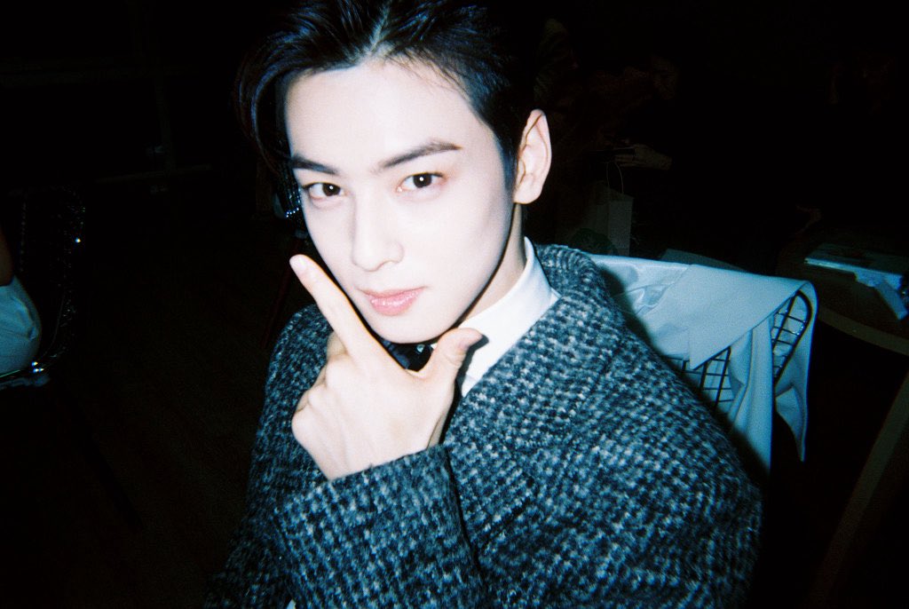 330_eunW00's tweet image. 눈썹도 잘생긴 차은우 보고 가실 분