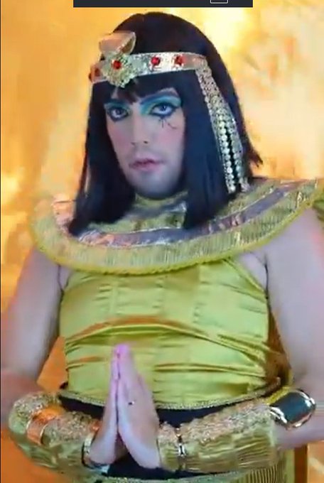 eu tendo que sair das redes sociais até eu assistir superman