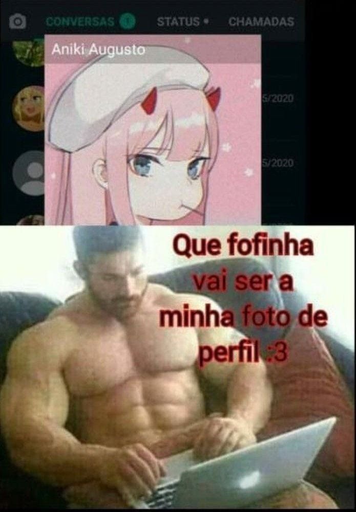 Eu escolhendo a fotinha do perfil kk