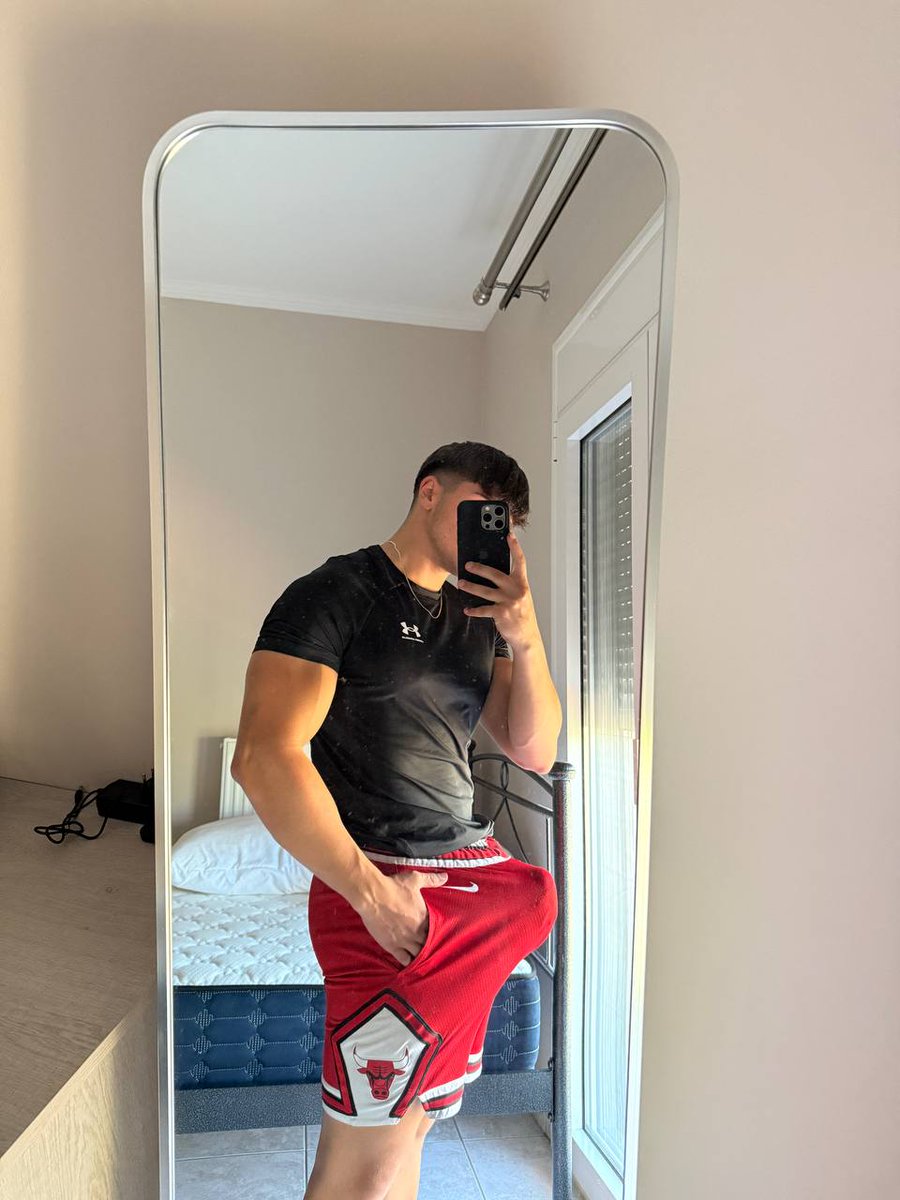 Say 'hi' if I can be ur daddy