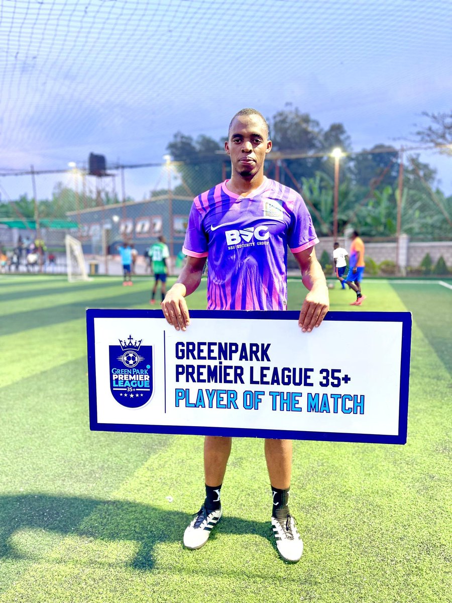 🔷𝗙𝗨𝗟𝗟 𝗧𝗜𝗠𝗘🔷

Benner Tech 0:1 Ruharo Concrete 

Man of the Match HUMPHREY  ⚽️ 
🥂 🍾

#GreenParkPremierLeague 35+
Get Your Game On 💙💙