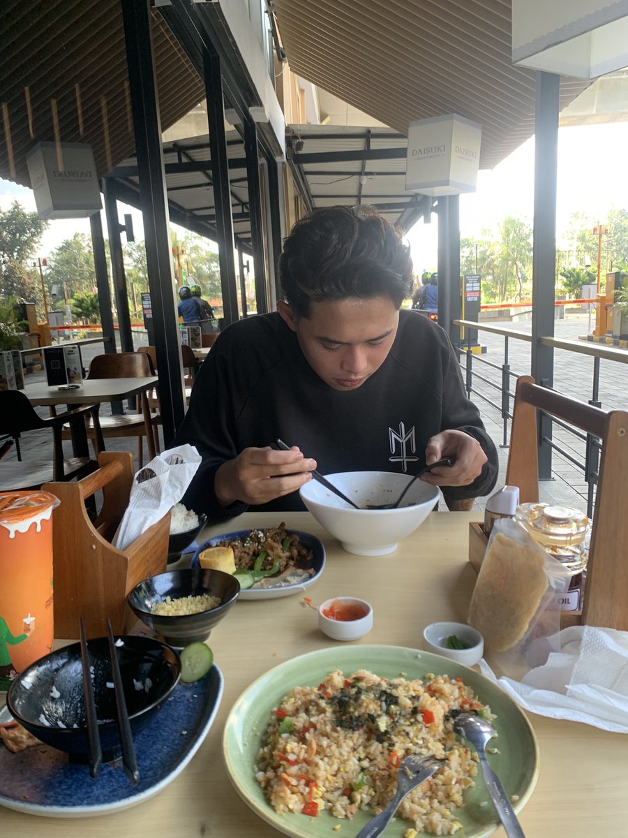 nom nom sayang mamnya banyak😁🫶