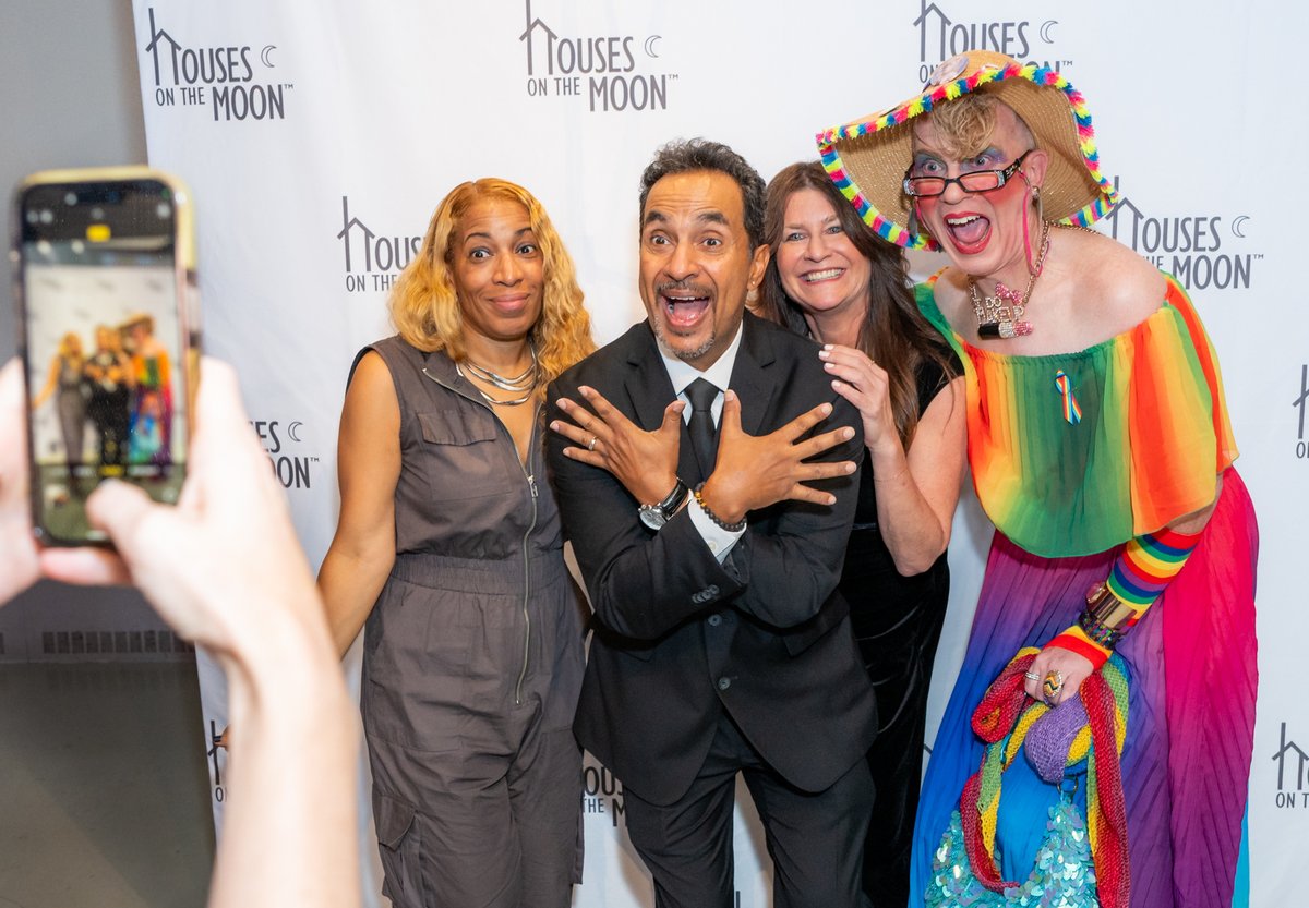 HousesontheMoon's tweet image. Ready to party? Whatever your summer plans, we can’t wait to see you this Fall at AMPLIFY 2025! Tickets are now on sale for HOTM’s AMPLIFY 2025 Gala, Monday October 6th at Chelsea Table + Stage: housesonthemoon.org/amplify-2025/ (1/2).