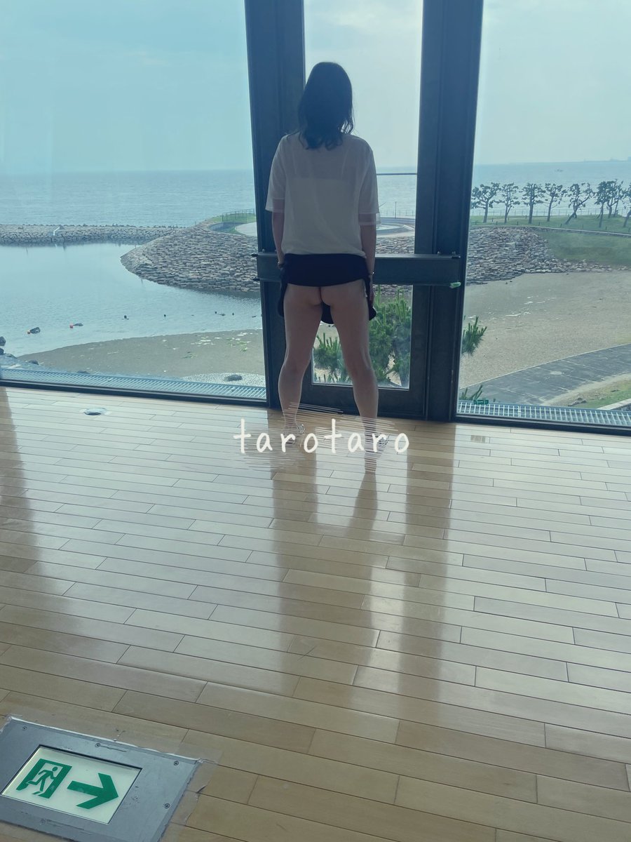 貸切状態の聖地なのに､､

土砂降りの為雨宿り

RPもお願いします♡

#3P #寝取られ #人妻 #他人棒  #複数  #変態  #熟女